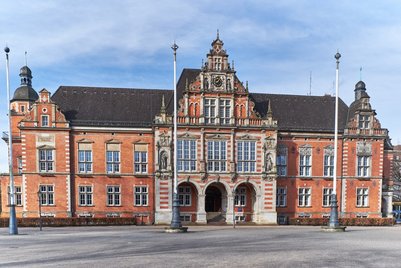 Orte.RathausHarburg